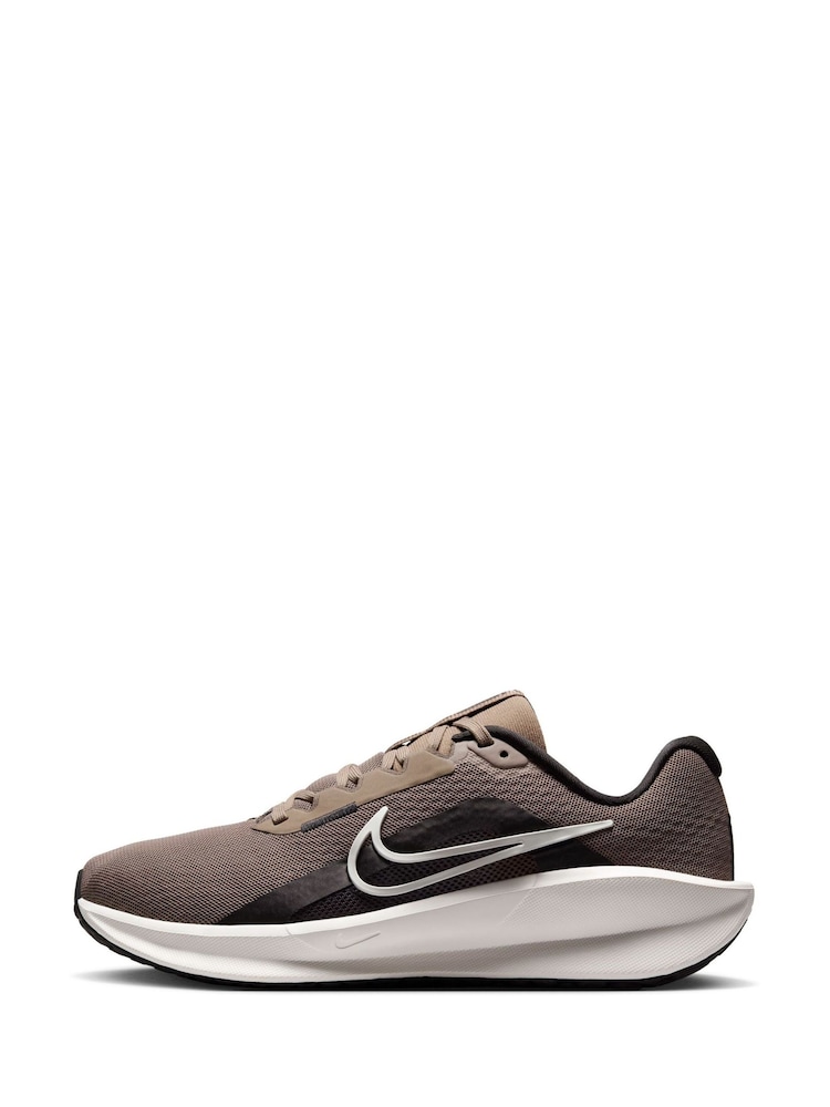 Nike Brown Downshifter 13 Road Running Trainers - Image 2 of 9