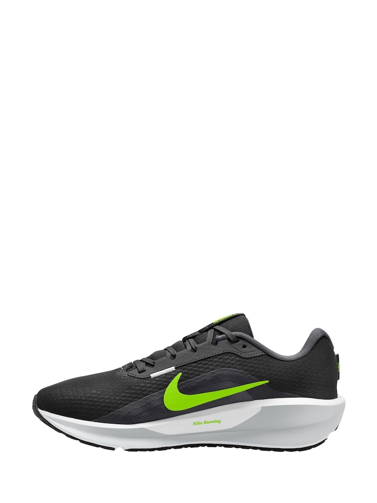 Nike Black/Gold Downshifter 13 Road Running Trainers - Image 2 of 5