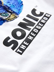 أبيض/أزرق - تيشرت مزين بالترتر بتصميم قلاب بطبعة شخصية Sonic (3-16 سنة) - صورة 4 من 5