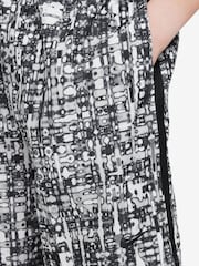 Nike Smoke Grey Multi Dri-FIT Shorts - Image 4 of 4