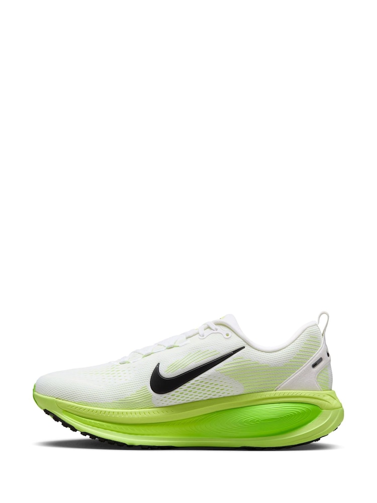 Nike White/Green Vomero 18 Running Trainers - Image 2 of 9