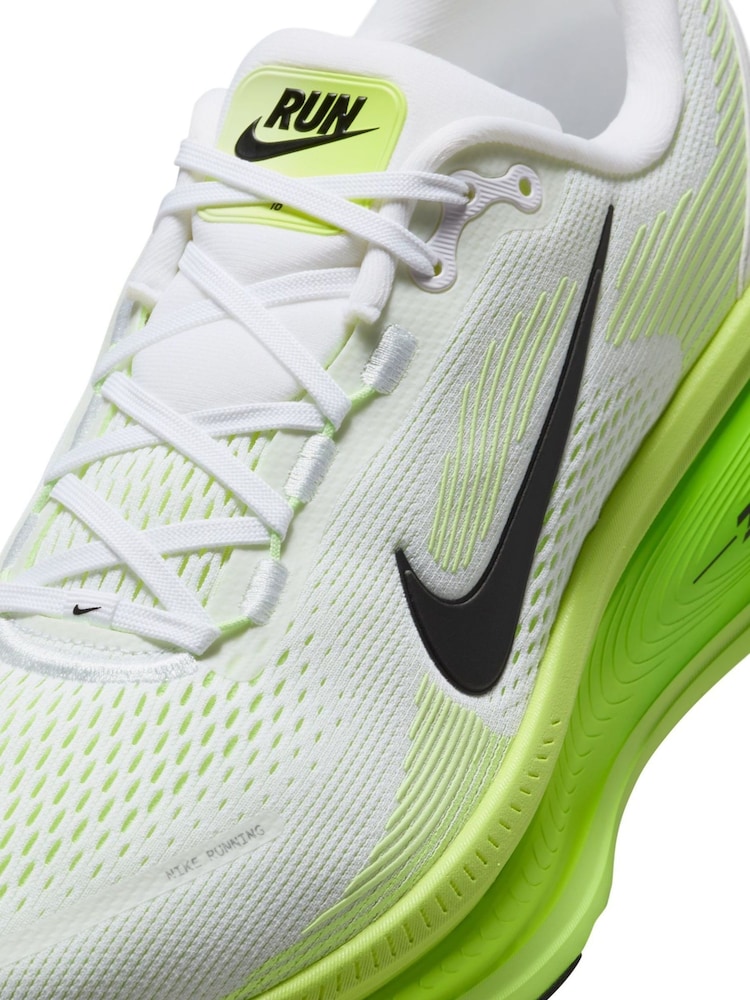 Nike White/Green Vomero 18 Running Trainers - Image 9 of 9