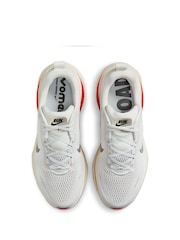 Nike Red/White Vomero 18 Running Trainers - Image 5 of 9