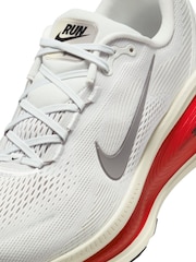 Nike Red/White Vomero 18 Running Trainers - Image 8 of 9