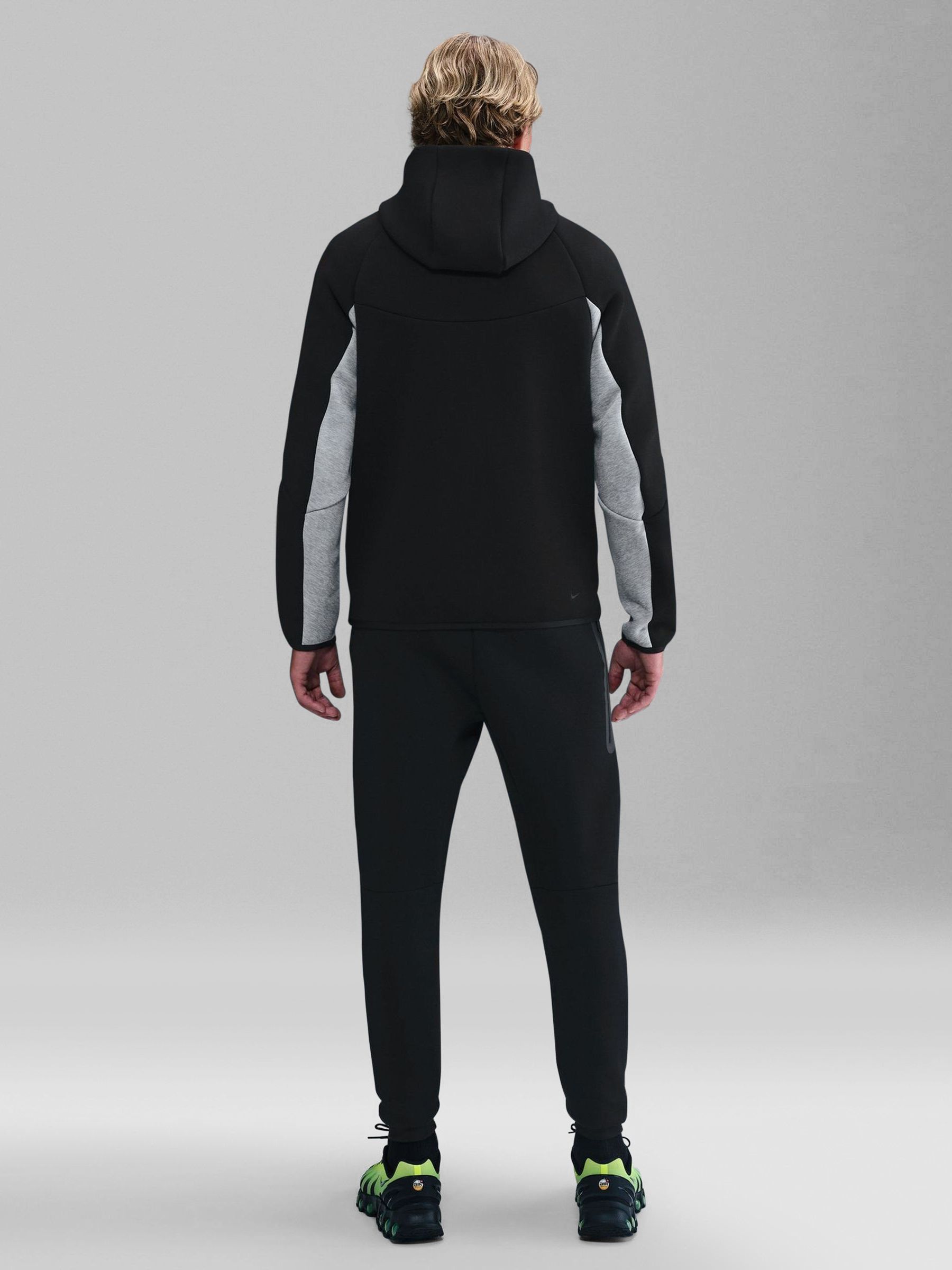 Comprar Preto/Cinza - Calças de moletom Nike Tech Fleece from Next
