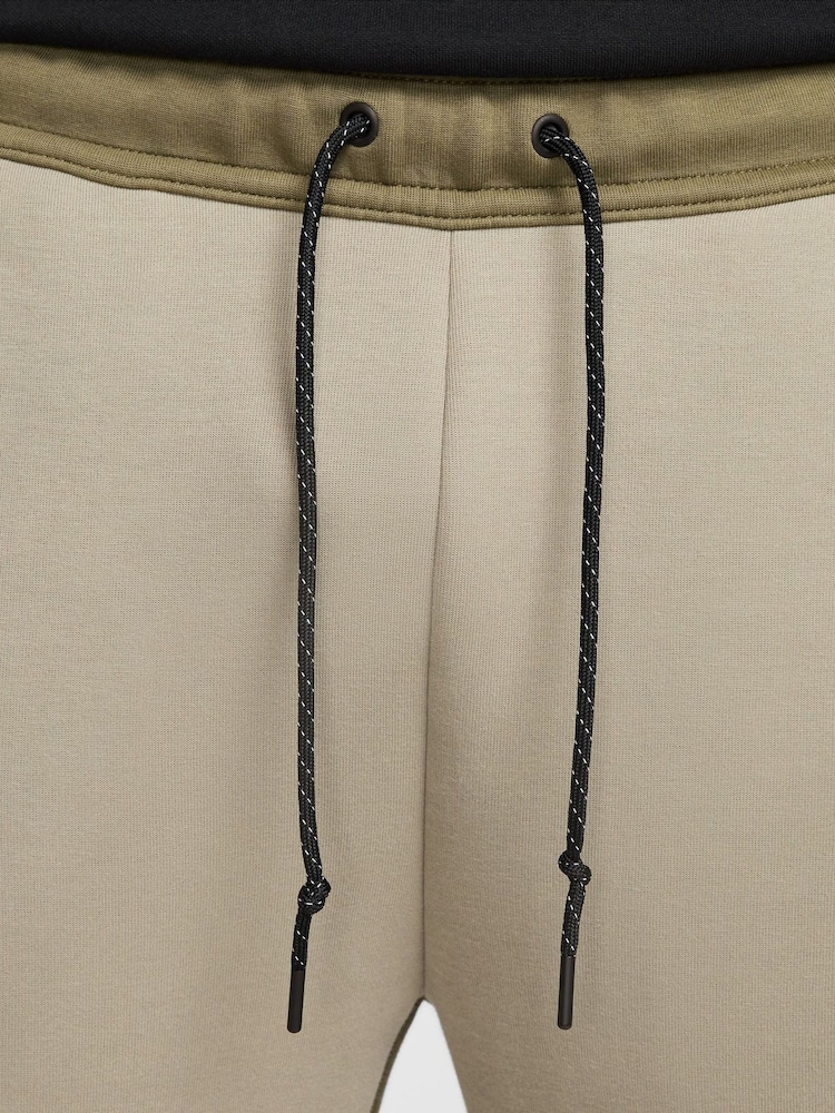 Nike Medium Olive Green Tech Fleece Joggers - Image 3 of 9