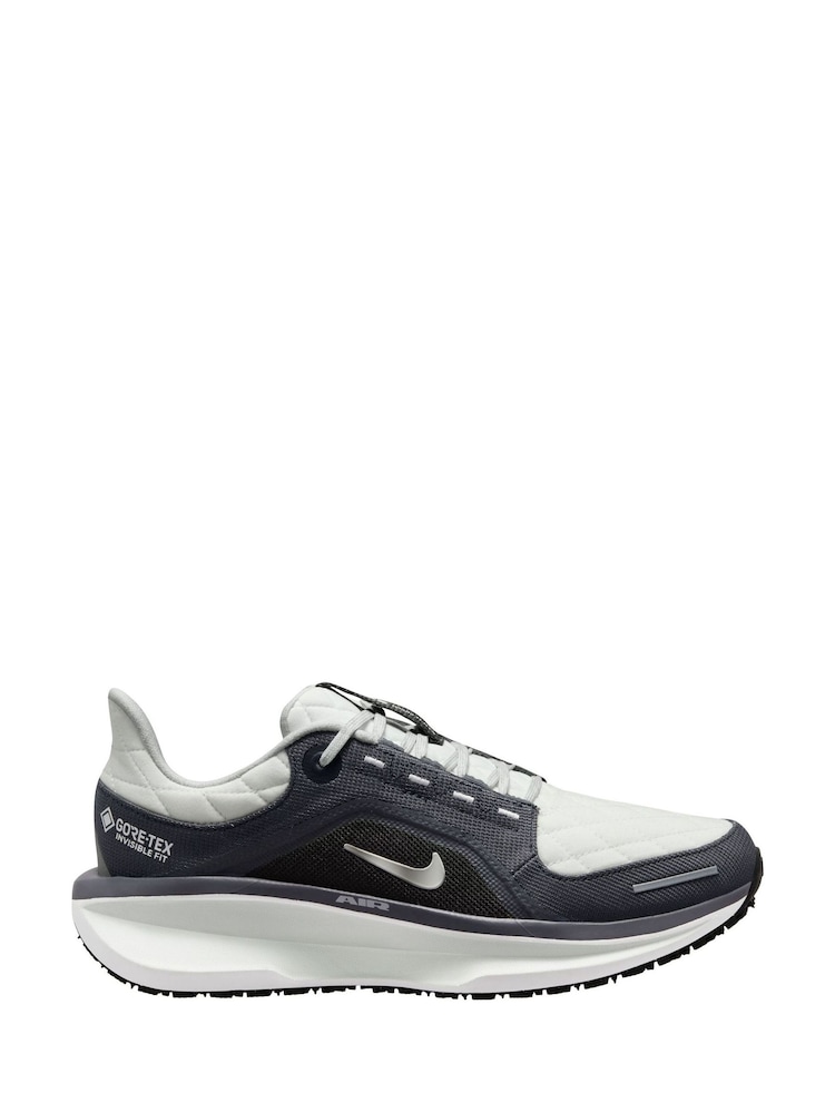Nike Black Winflo 11 GORETEX Weatherized Road Running Trainers - Image 1 of 4