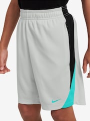 Nike Photon Dust Dri-FIT Strike 24 Shorts - Image 3 of 4
