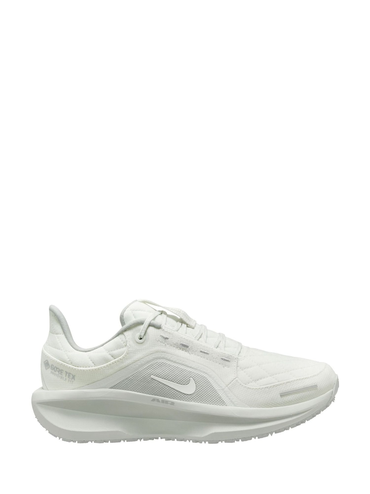 Nike White Winflo 11 GORE-TEX Weatherized Road Running Trainers - Image 1 of 4