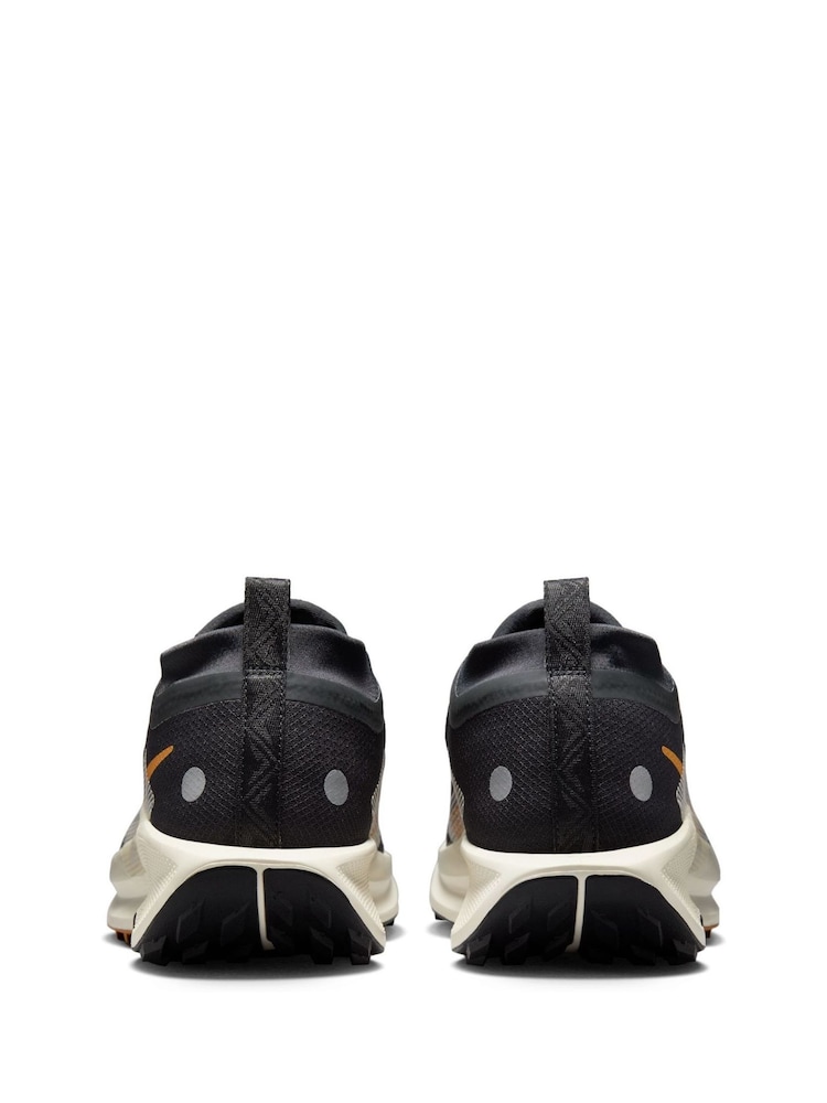 Nike Black/White Pegasus Trail 5 GORETEX Running Trainers - Image 7 of 11