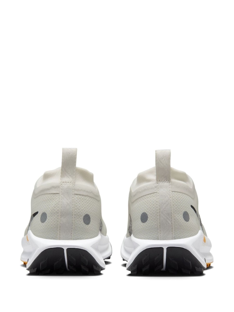 Nike White/Gold Pegasus 5 GORE-TEX Waterproof Trail Running Trainers - Image 6 of 15