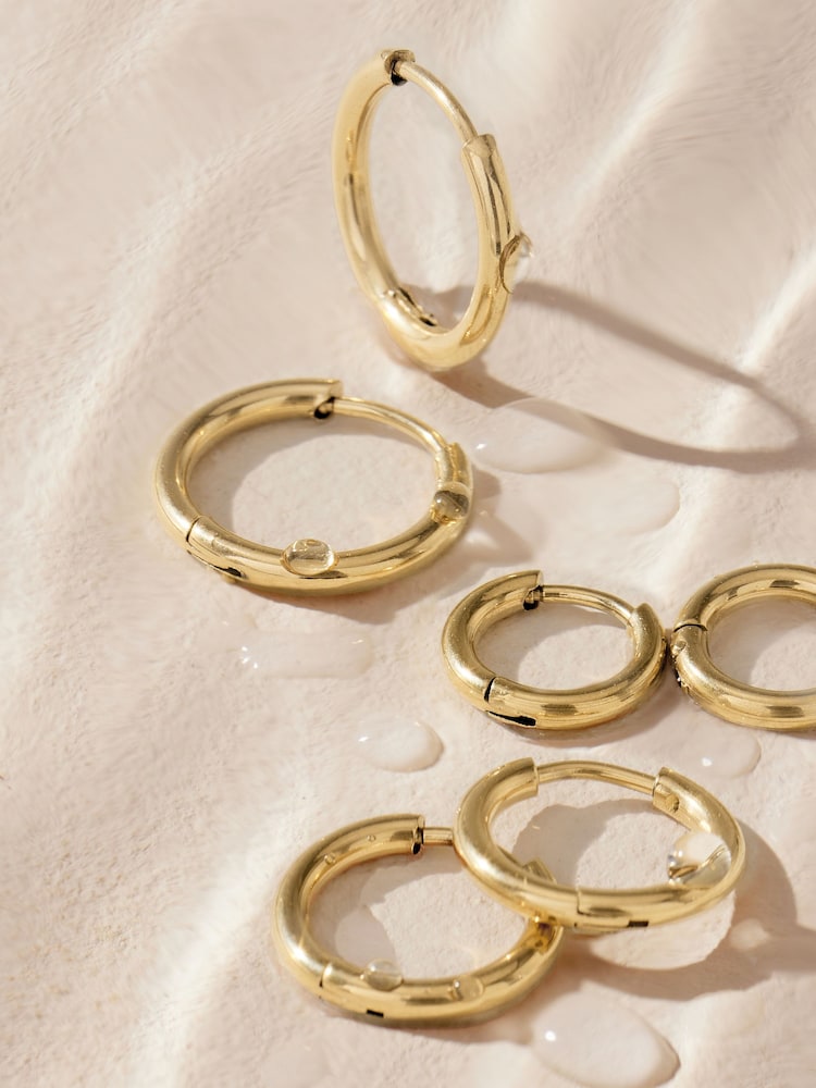 Tonalité d'or - Boucles d'oreilles Huggie Hoop en acier inoxydable 3 Lot - Image 7 of 7