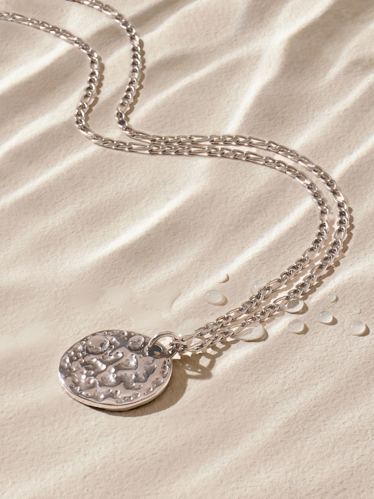 Tonalité argentée - Collier en acier inoxydable avec disque martelé - Image 7 of 8