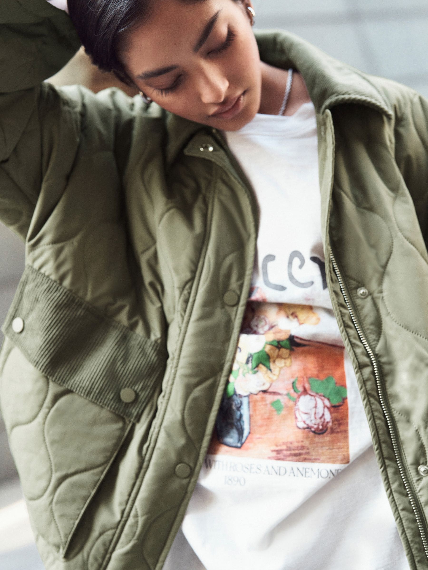 Przeglądaj Szałwiowy - Pikowana kurtka ze sztruksowym kołnierzem z