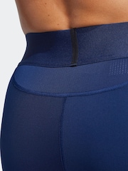 Синий - короткие колготки adidas Techfit - Изображение 5 из 5