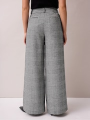 Ro&Zo Black Petite Check Wide Leg Trousers With Wool - Image 4 of 6