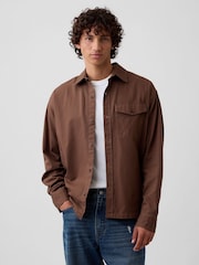 Brūna krāsa - Gap Boxed Fit Twill krekls - Attēls 1 no 5