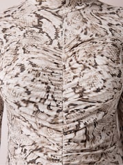 Ro&Zo Snake Print Ruched Front Dress - Imagen 4 de 6