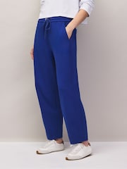 Azul - Ro&Zo Cotton Blend Barrel Leg Joggers - Imagen 1 de 10