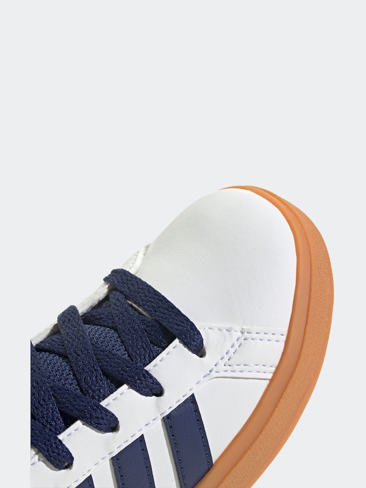 לבן/כחול כהה - Adidas נעליים עם שרוכים, דגם Grand Court - Image 9 of 10