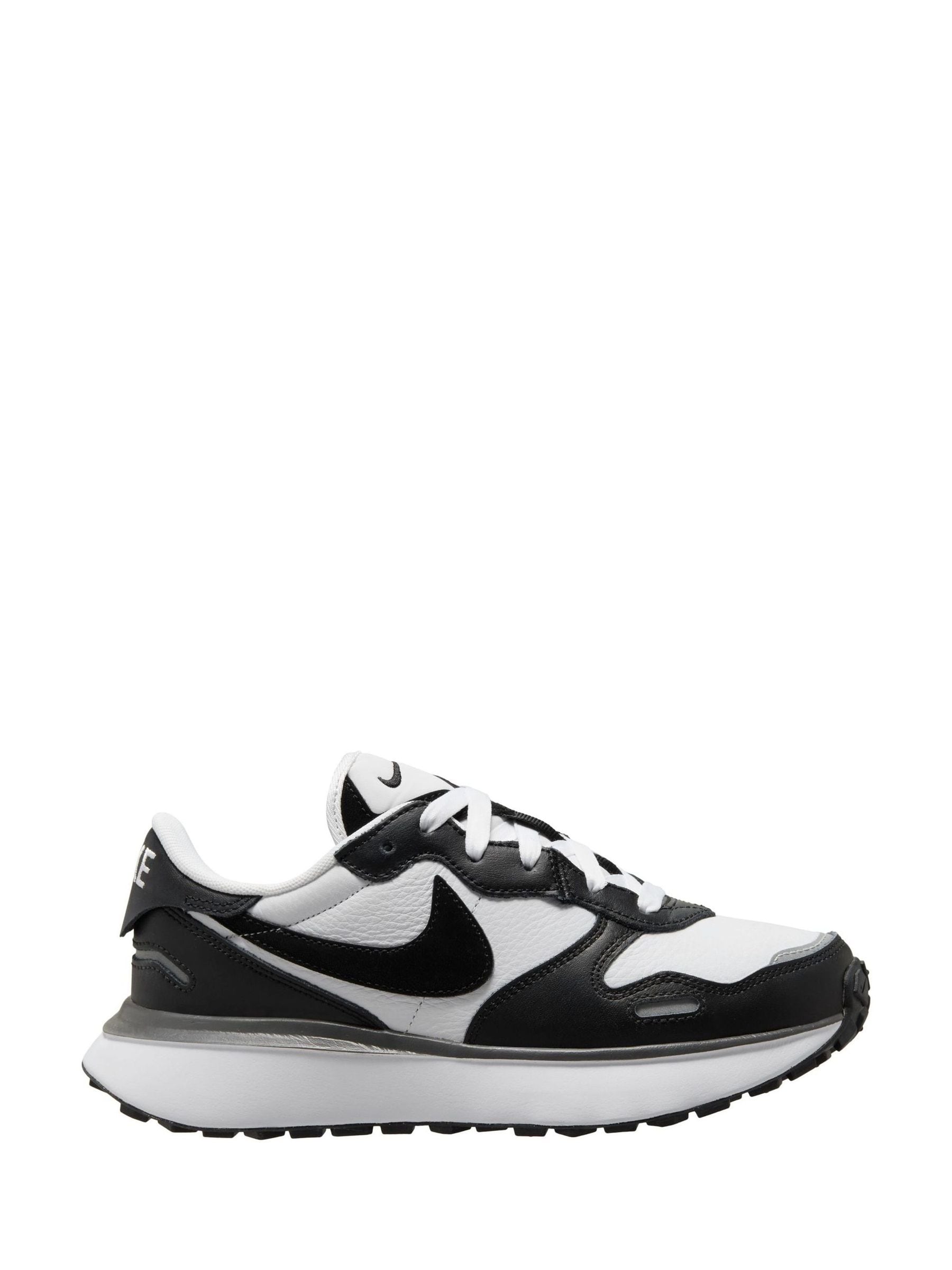 black and white waffle nike