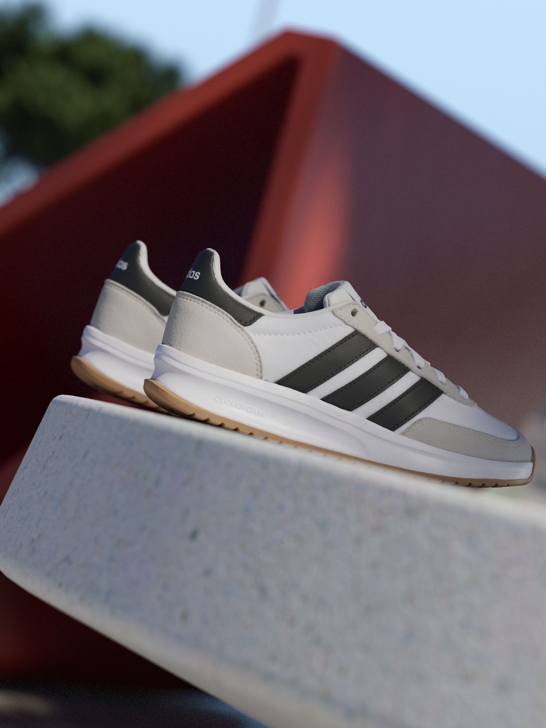 Next：日本 ホワイト / ブラック / グレー - adidas Run 70s 2.0レース