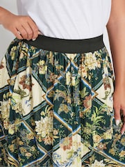 Yours Curve Green Geometric Floral Pleated Skirt - Image 5 of 6