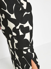 Yours Curve Black Textured Utility Maxi Skirt - Image 4 of 5