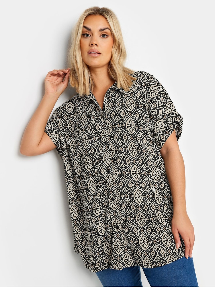 Schwarzer Denim - Yours Curve Hemd mit Knopfleiste - Bild 1 von 5 Schwarzer Denim - Yours Curve Hemd mit Knopfleiste - Bild 1 von 5