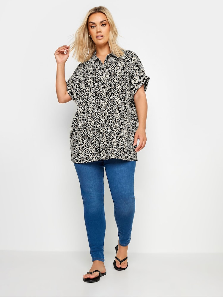 Schwarzer Denim - Yours Curve Hemd mit Knopfleiste - Bild 2 von 5 Schwarzer Denim - Yours Curve Hemd mit Knopfleiste - Bild 2 von 5