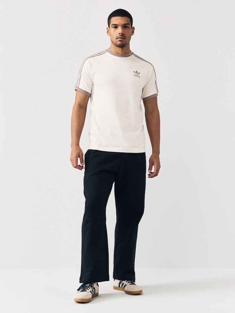 adidas Originals White Adicolor Classics 3-Stripes 100% Cotton T-Shirt - Image 2 of 5