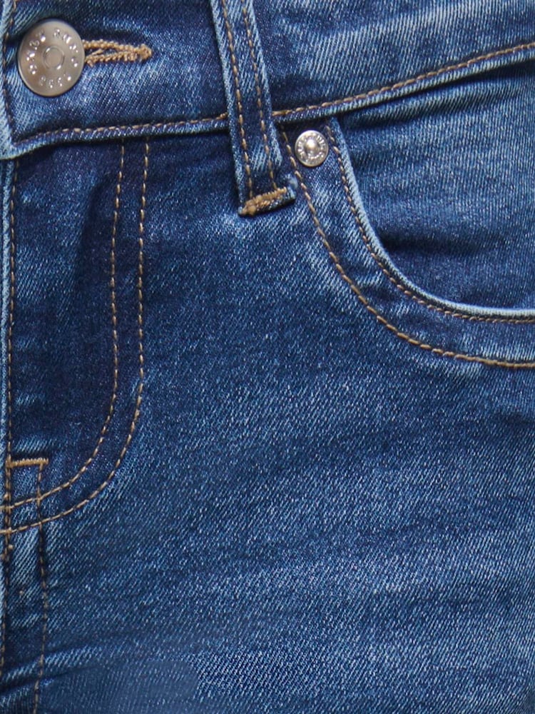 Pantalón vaquero acampanados de talle bajo de ONLY KIDS con detalle de bolsillo trasero y elásticos. - Imagen 5 de 5 Pantalón vaquero acampanados de talle bajo de ONLY KIDS con detalle de bolsillo trasero y elásticos. - Imagen 5 de 5