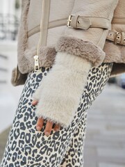 Lipsy Cream Lurex Fingerless Gloves - Image 3 of 4