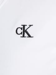 Camiseta elástica con cuello en V y 100% algodón bordado de Calvin Klein - Imagen 6 de 6