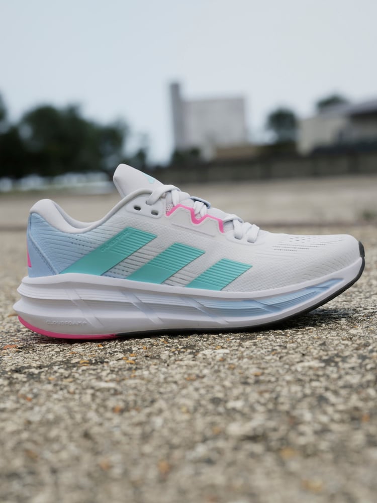Bela - adidas športni copati Questar 3 - Slika 2 iz 16 Bela - adidas športni copati Questar 3 - Slika 2 iz 16