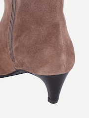 Hellbraun - Off The Hook Pheonix Suede Kitten Heel Ankle Boots - Bild 6 von 6