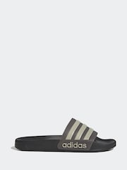 بني - شبشب رياضي Adilette Shower من adidas - صورة 1 من 9