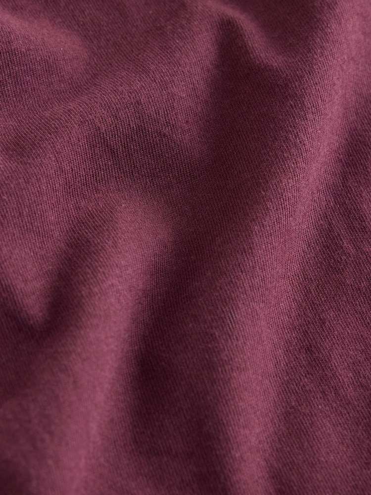 Gap Burgundy Vintage Soft V-Neck T-Shirt - Image 4 of 4 Gap Burgundy Vintage Soft V-Neck T-Shirt - Image 4 of 4