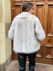 AX Paris Grey Short Faux Fur Jacket - Image 3 of 4