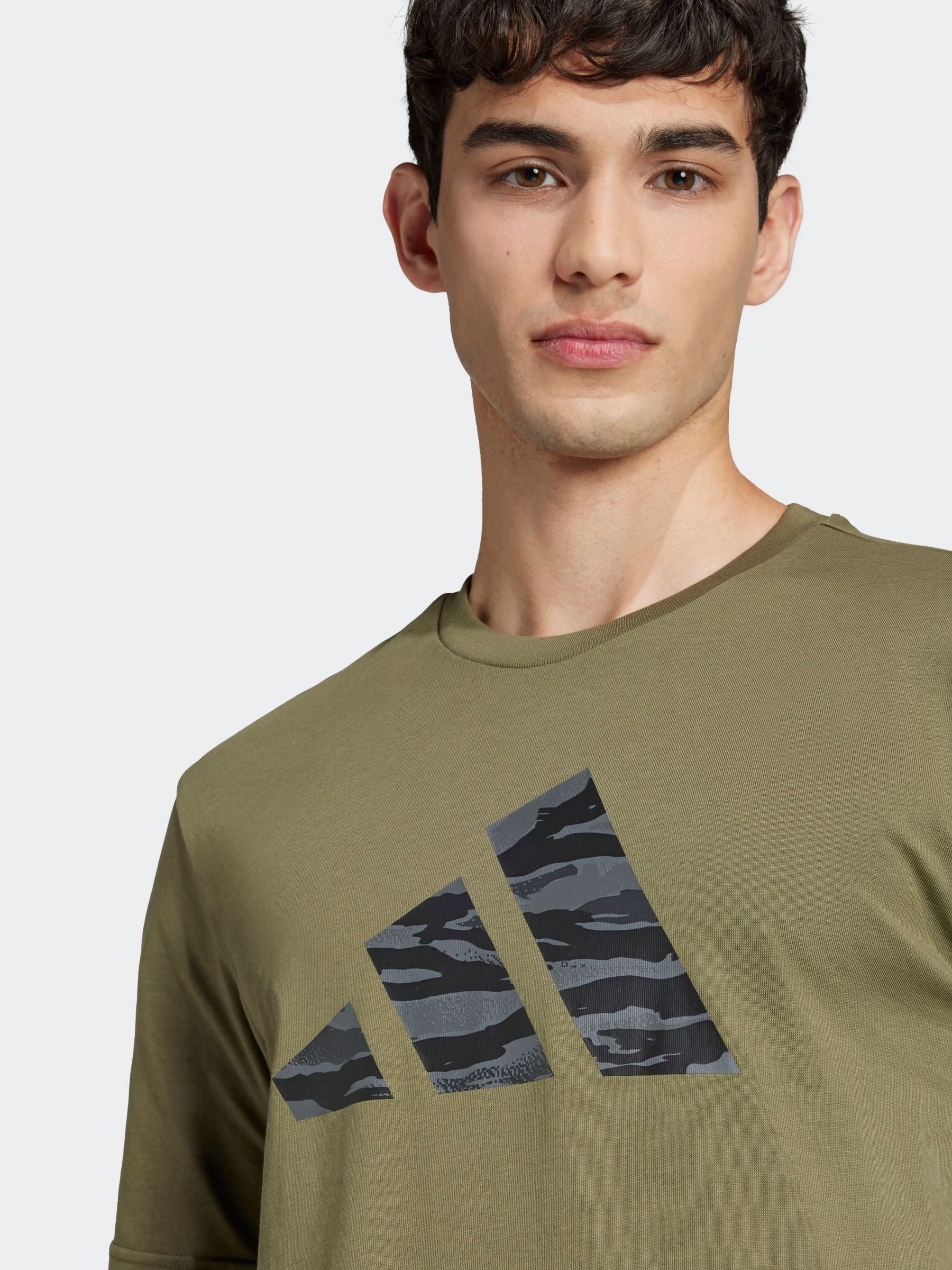 adidas｜Originals CODES LINE GRAPHIC Tシャツ グリーン Adidas Codes Collegiate Graphic T-shirt in Green | MYER