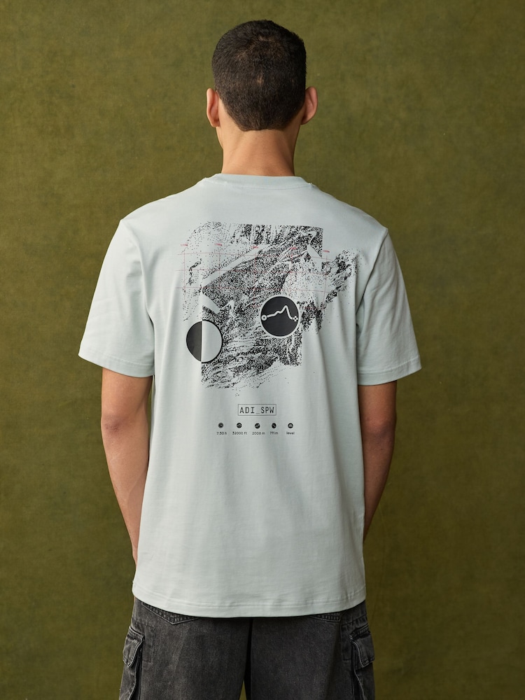 Grau - adidas City Escape Space Graphic 100% Cotton T-Shirt - Bild 2 von 10
