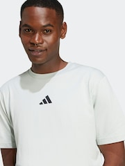 Grau - adidas City Escape Space Graphic 100% Cotton T-Shirt - Bild 9 von 10