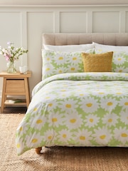 2 Pack Green Floral Daisy Reversible Duvet Cover and Pillowcase Set - Image 2 of 9