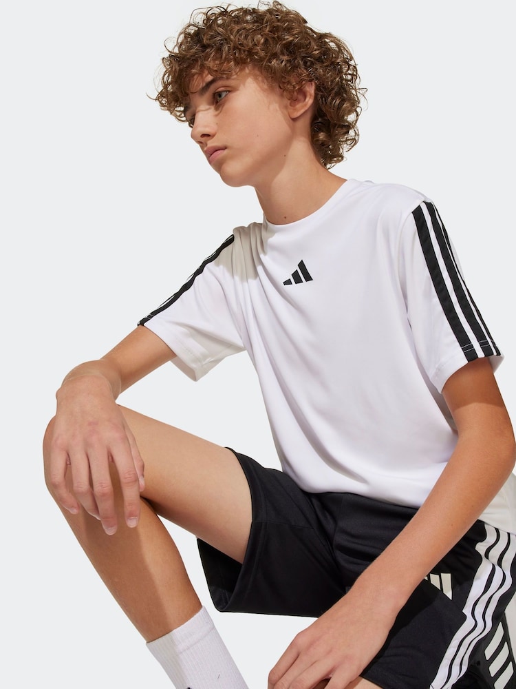 לבן - adidas Essentials 3 Stripes Training T-Shirt - Image 4 of 6