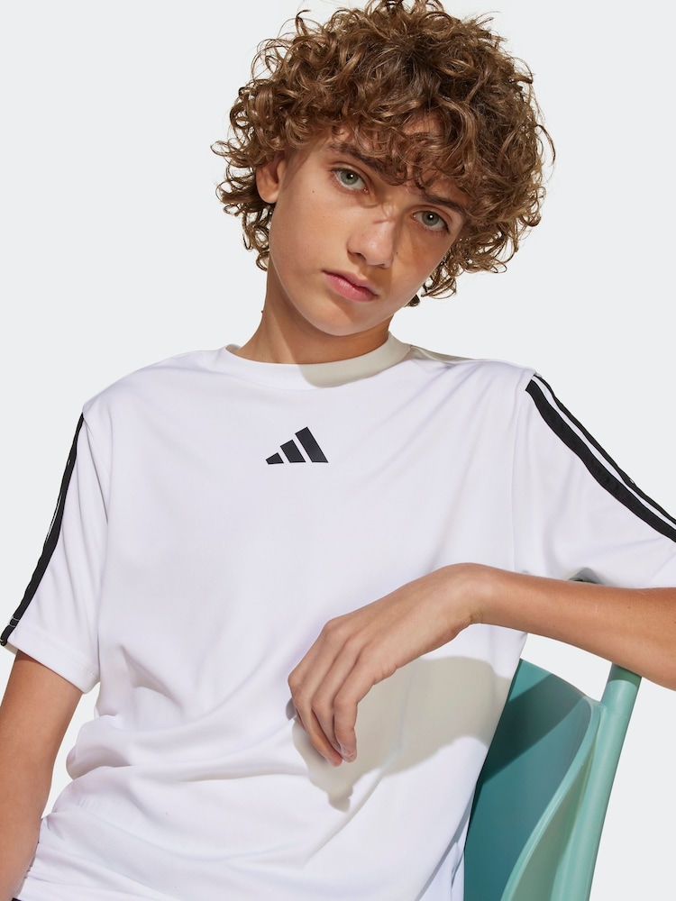 לבן - adidas Essentials 3 Stripes Training T-Shirt - Image 5 of 6