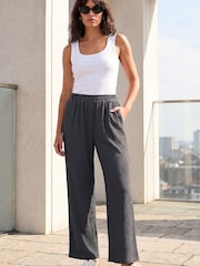 Roman Crinkle Textured Stretch Trousers - Immagine 1 di 4