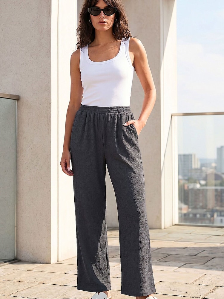 Roman Crinkle Textured Stretch Trousers - Immagine 1 di 4 Roman Crinkle Textured Stretch Trousers - Immagine 1 di 4