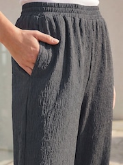 Roman Crinkle Textured Stretch Trousers - Immagine 4 di 4