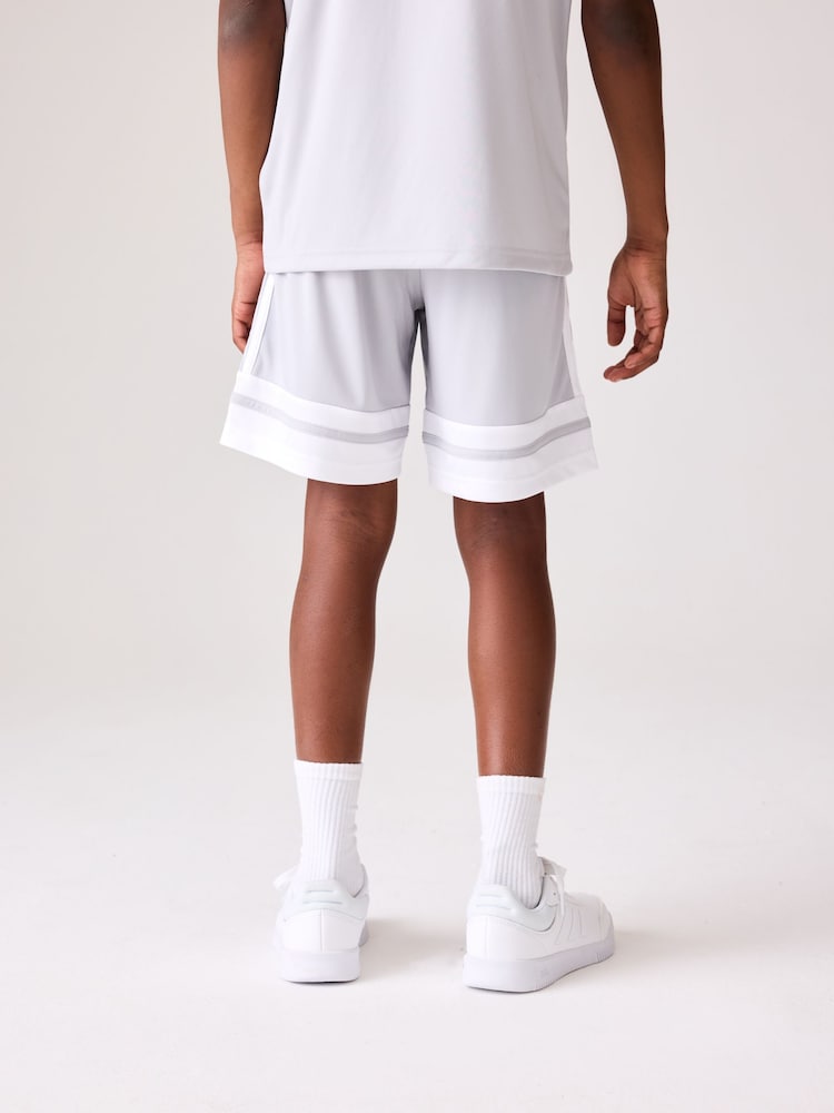 Blanco grisáceo - Pantalones cortos Squadra 25 de adidas - Imagen 2 de 5