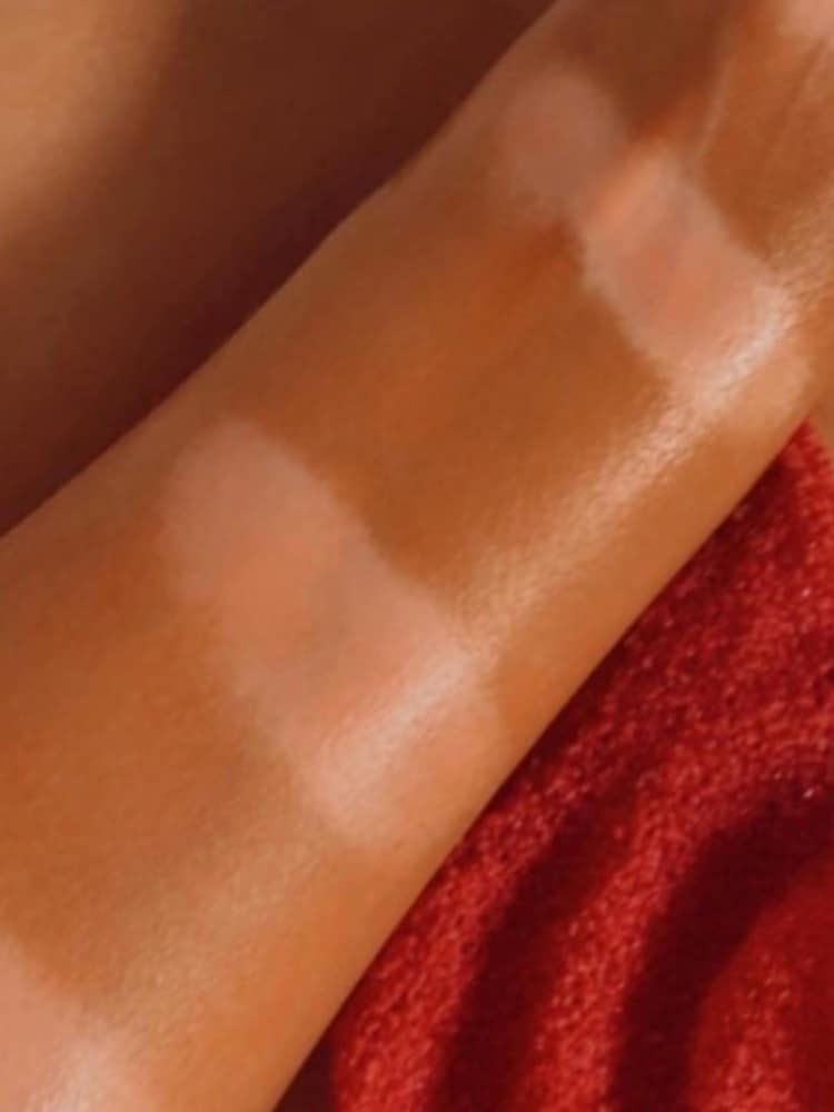 Rose & Caramel Purity Bathe Away Self Tan Removing Bubble Bath 500ml - Image 2 of 5 Rose & Caramel Purity Bathe Away Self Tan Removing Bubble Bath 500ml - Image 2 of 5